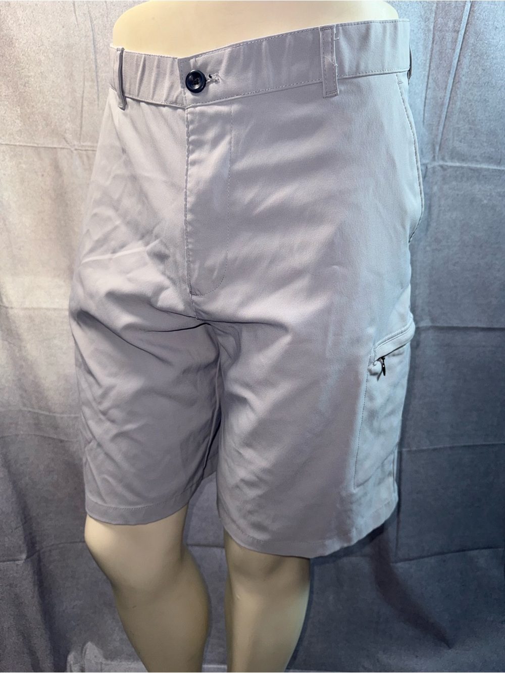 1866-Izod Golf Men's Light Gray Cargo Shorts with Zip Pocket